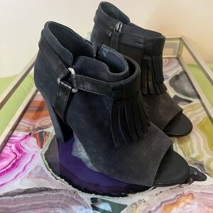 Preloved Black Fringe Women's Shoes